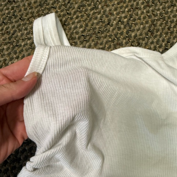 WHITE RIBBED CROP TOP - Picture 7 of 8